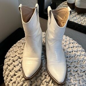 GUC size 7 arider girl faux snake skin cowboy boots